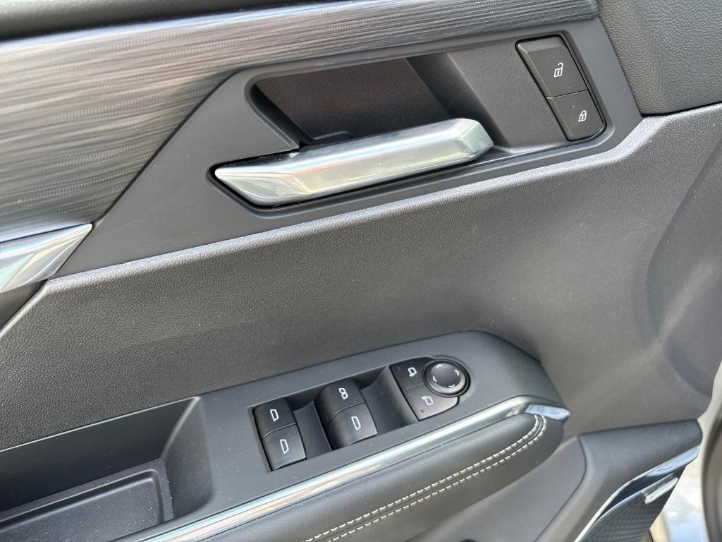 new 2025 GMC Acadia car, priced at $43,992