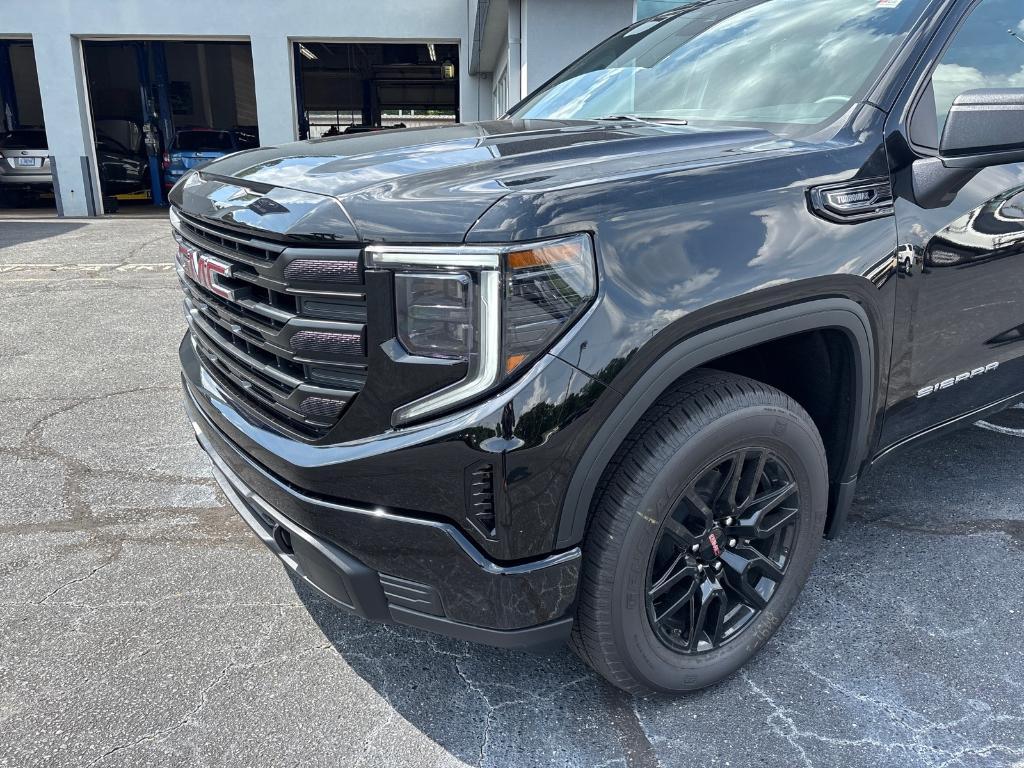 new 2025 GMC Sierra 1500 car, priced at $52,582