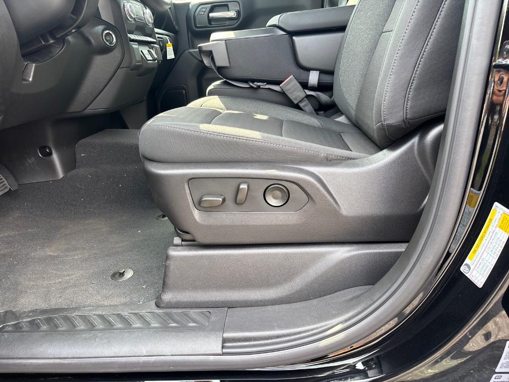 new 2025 GMC Sierra 1500 car, priced at $52,582