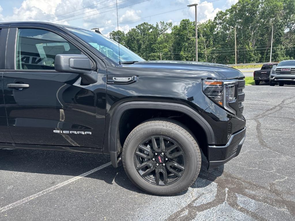 new 2025 GMC Sierra 1500 car, priced at $52,582