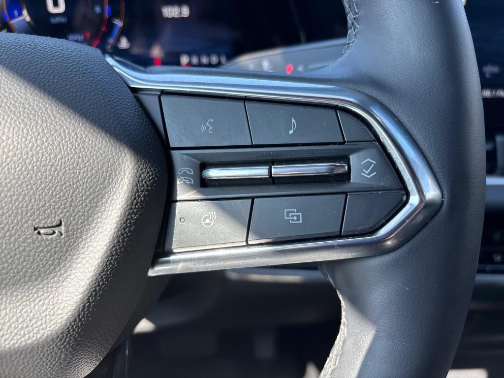 used 2025 Chevrolet Equinox car, priced at $28,993