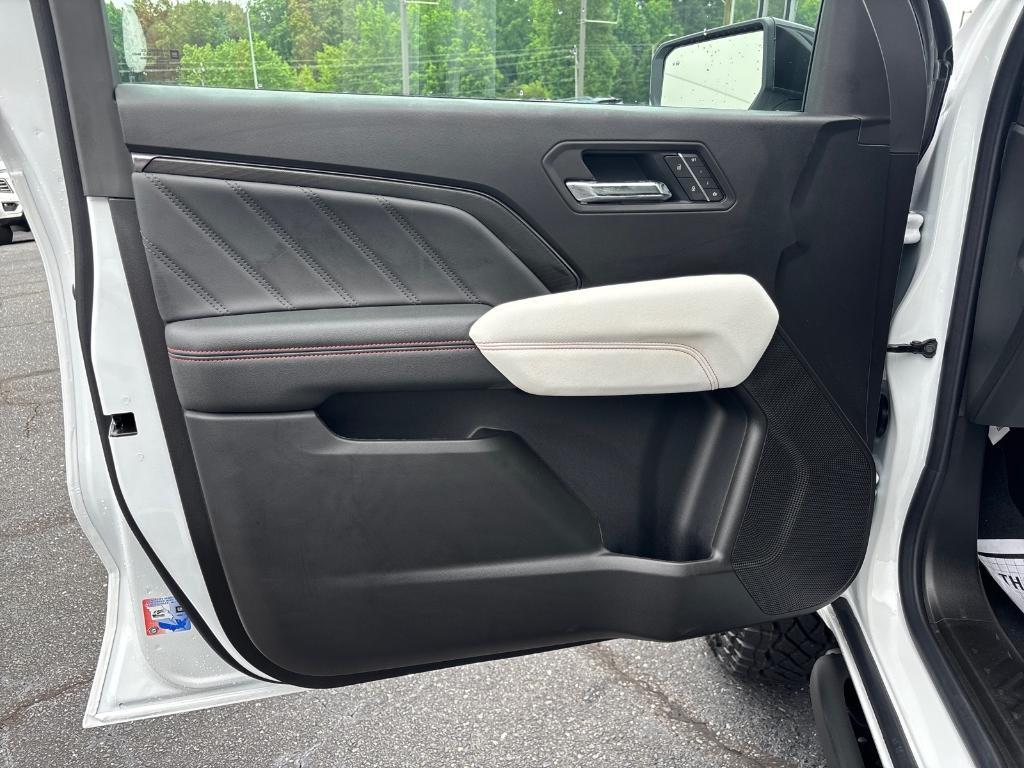 new 2025 GMC Canyon car, priced at $57,070