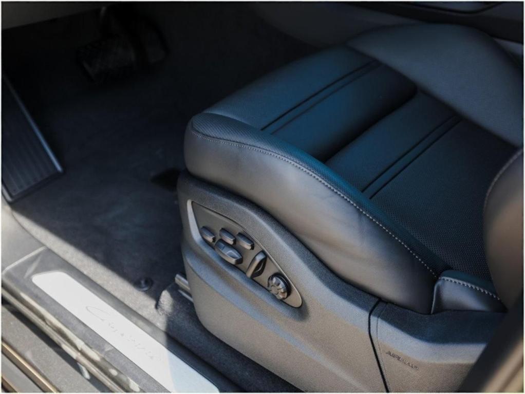 new 2025 Porsche Cayenne car