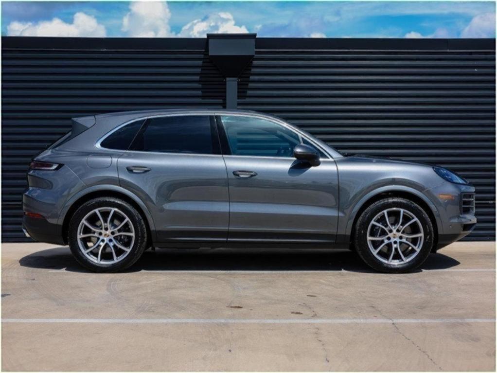 new 2025 Porsche Cayenne car