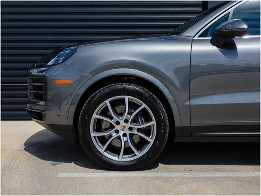 new 2025 Porsche Cayenne car