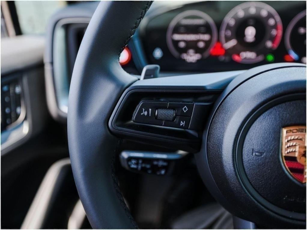 new 2025 Porsche Cayenne car