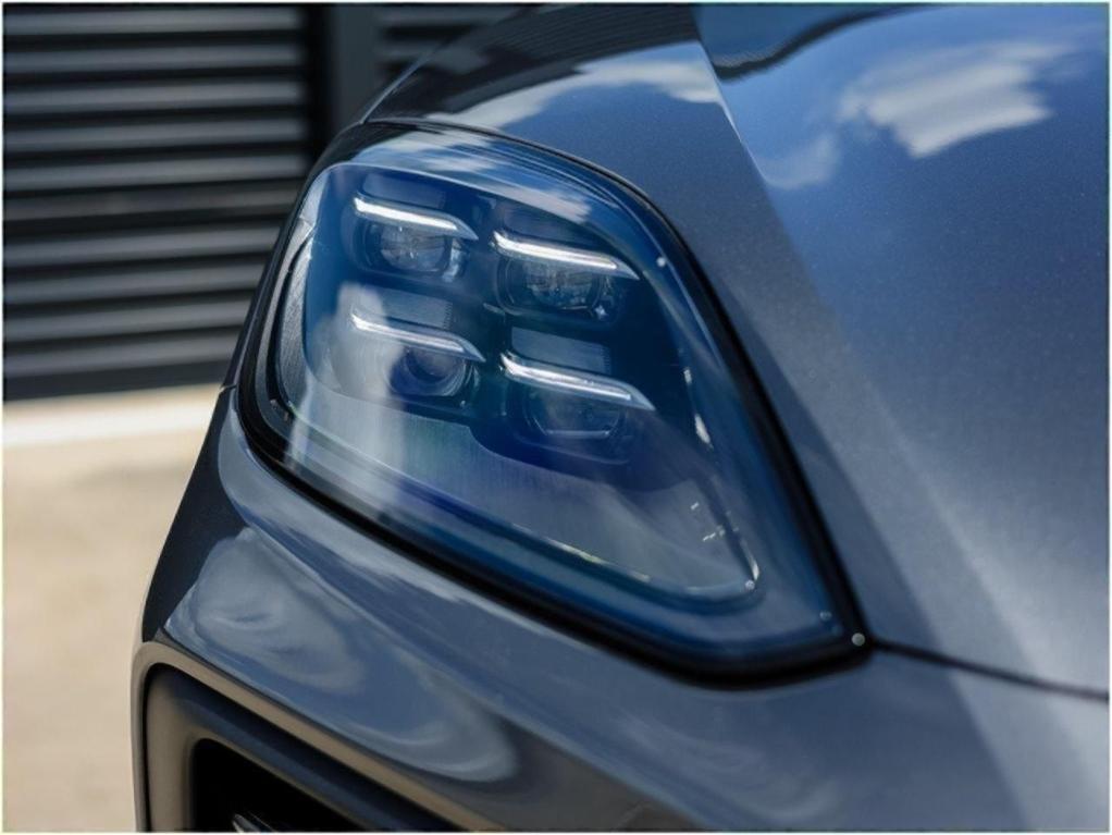 new 2025 Porsche Cayenne car