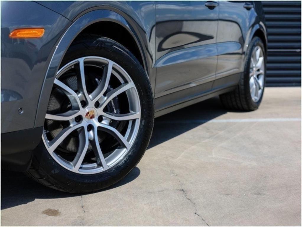 new 2025 Porsche Cayenne car