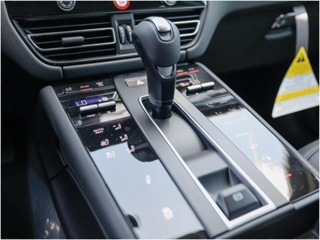 new 2025 Porsche Macan car