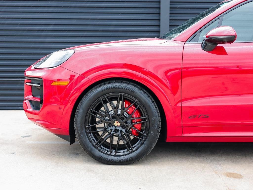new 2025 Porsche Cayenne car