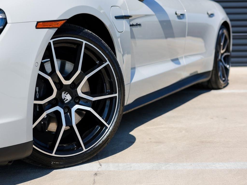 new 2026 Porsche Taycan car