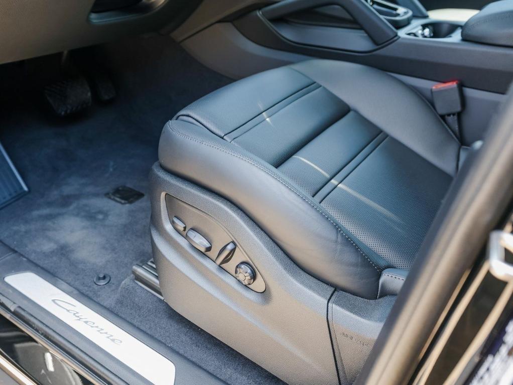new 2025 Porsche Cayenne car