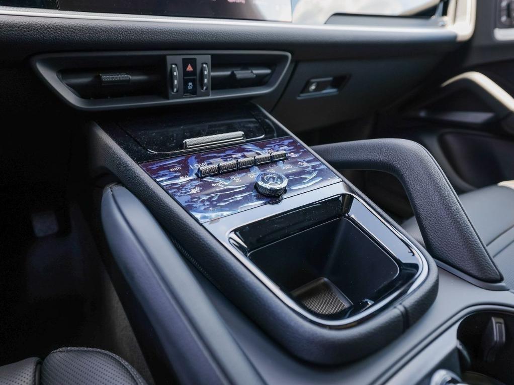 new 2025 Porsche Cayenne car