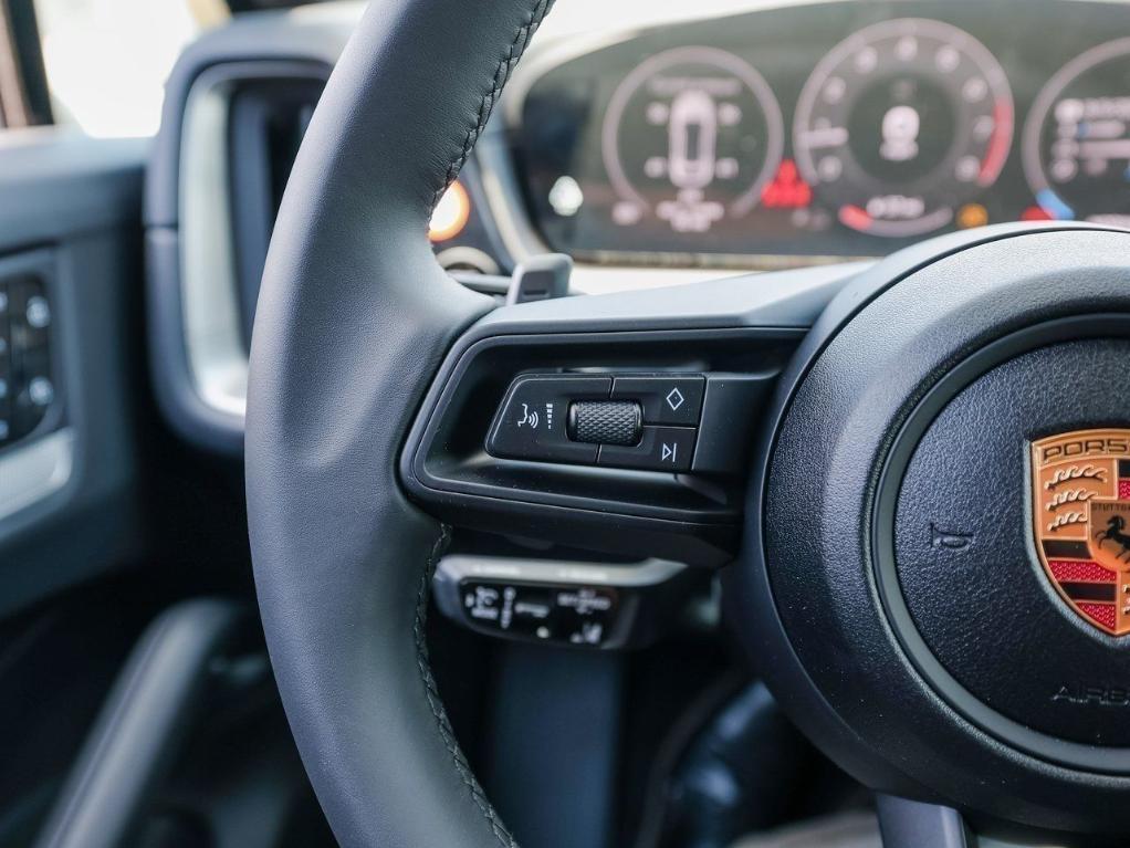 new 2025 Porsche Cayenne car