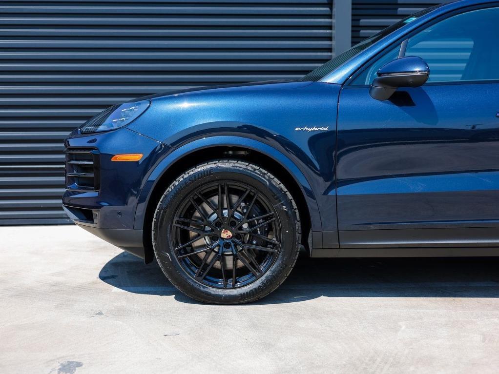 new 2025 Porsche Cayenne car