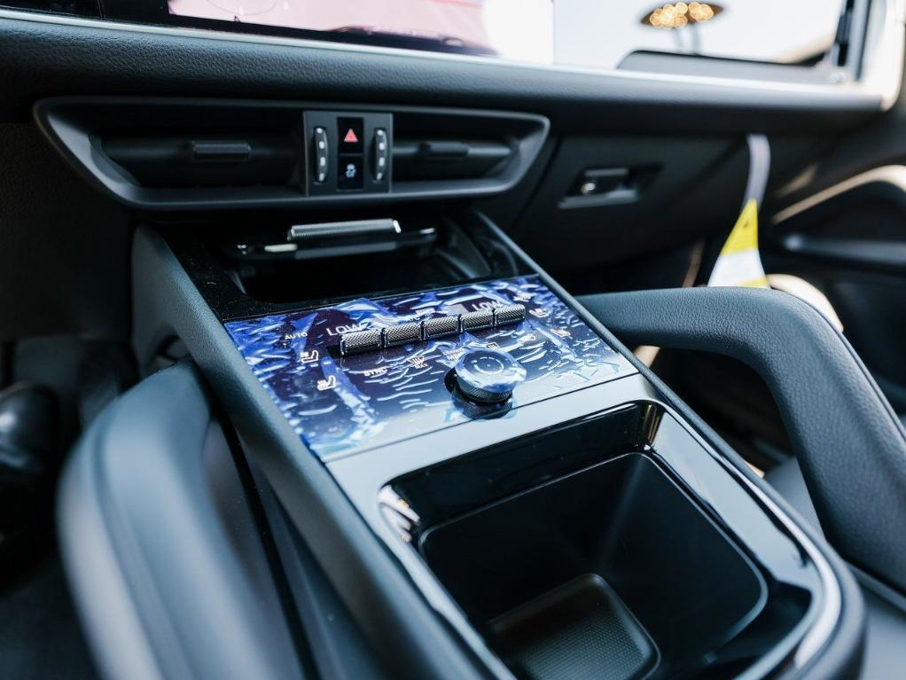 new 2025 Porsche Cayenne car
