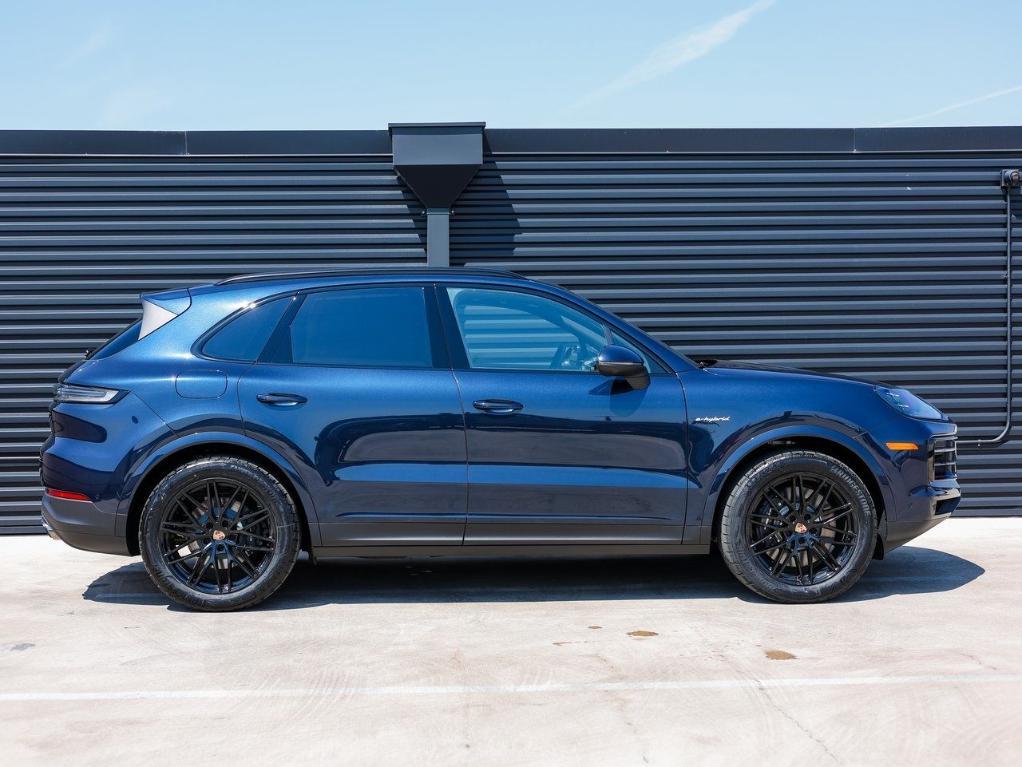 new 2025 Porsche Cayenne car