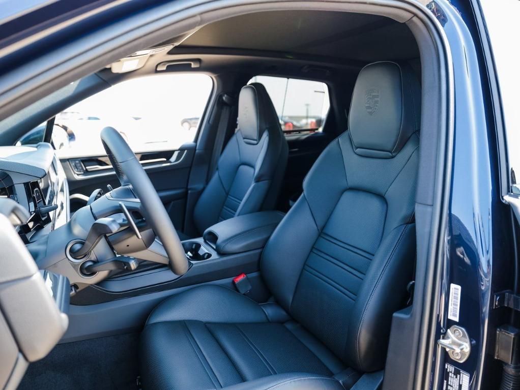 new 2025 Porsche Cayenne car
