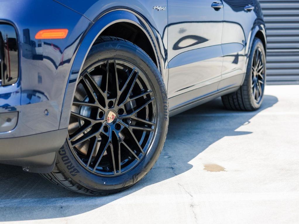 new 2025 Porsche Cayenne car