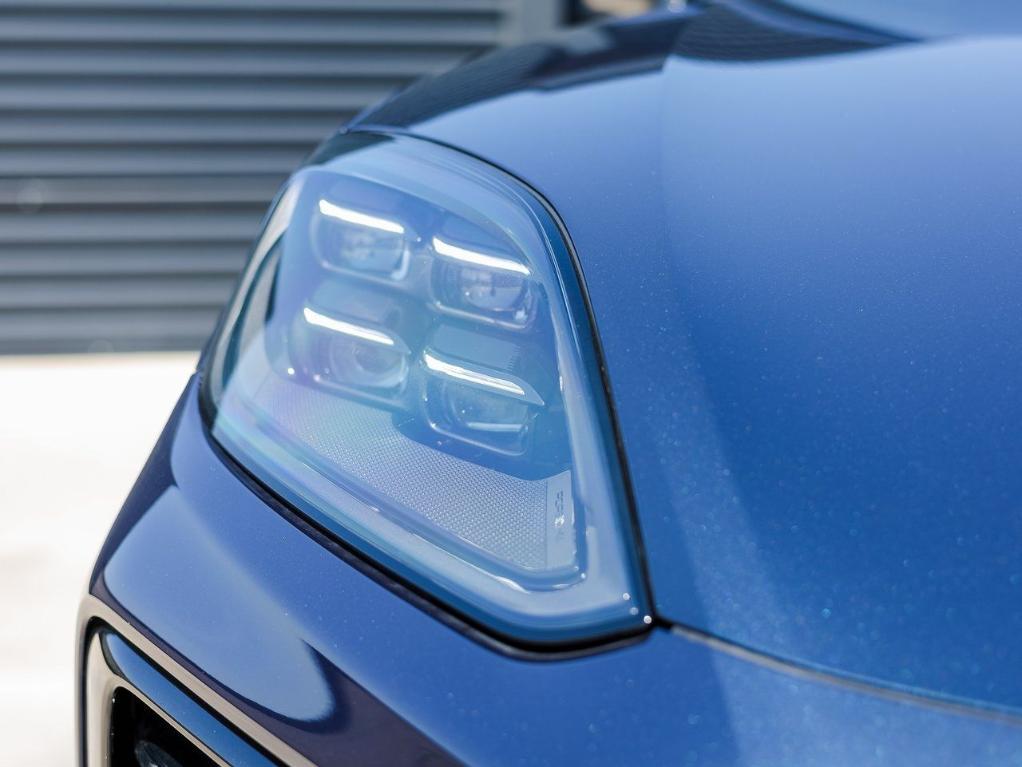 new 2025 Porsche Cayenne car