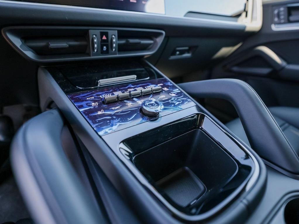 new 2025 Porsche Cayenne car