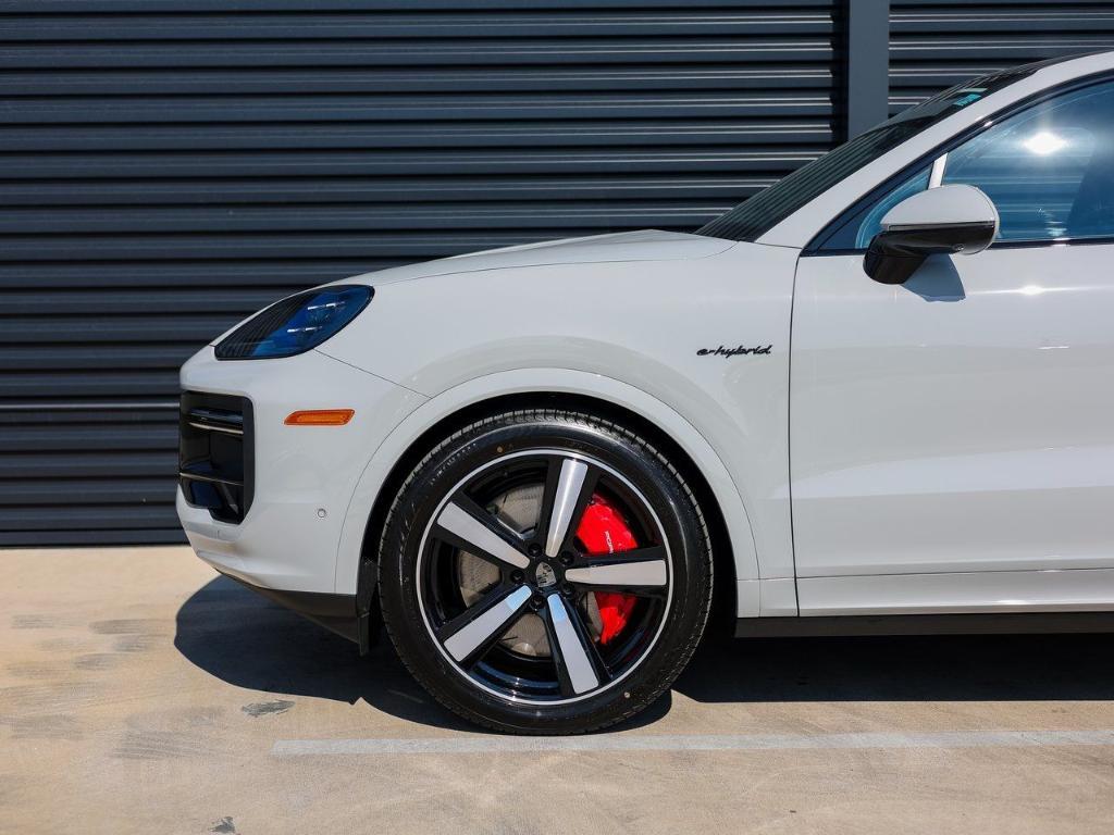 new 2025 Porsche Cayenne car