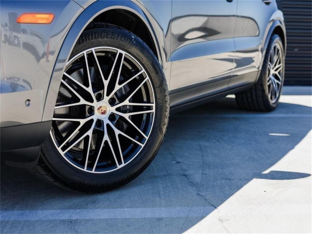 new 2025 Porsche Cayenne car