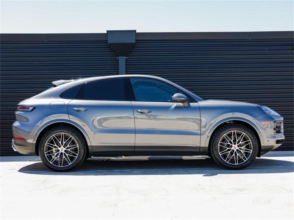 new 2025 Porsche Cayenne car