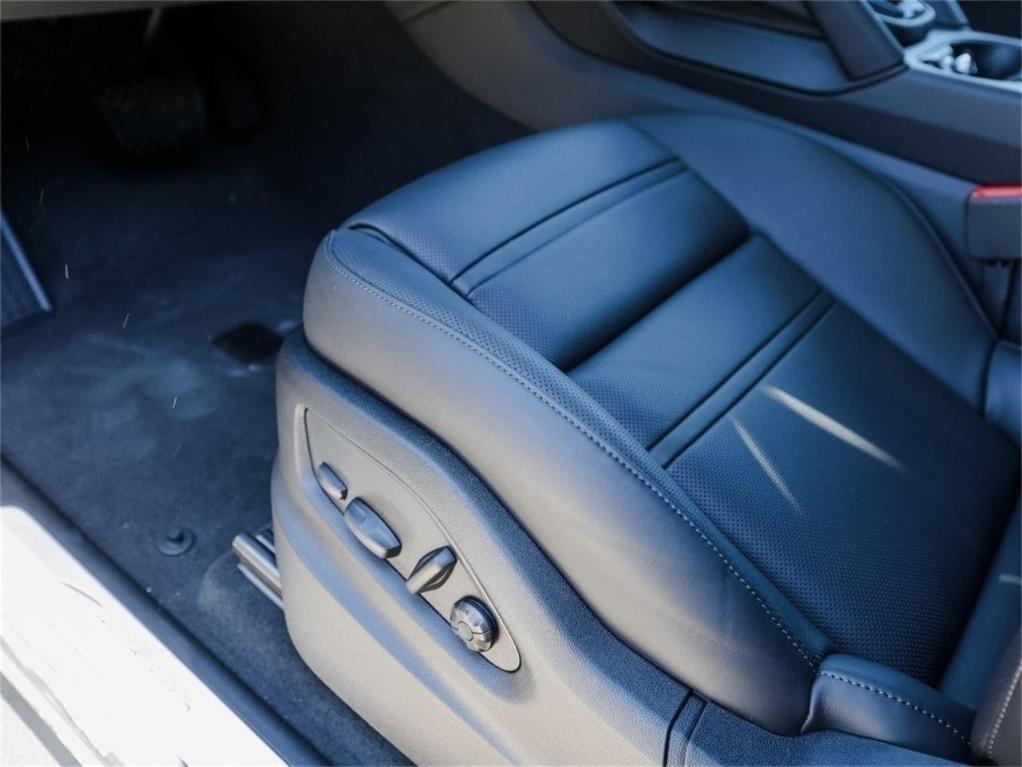 new 2025 Porsche Cayenne car
