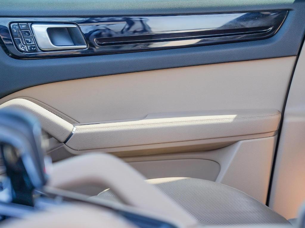 used 2019 Porsche Cayenne car, priced at $43,522