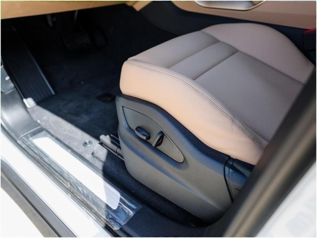 new 2025 Porsche Cayenne car