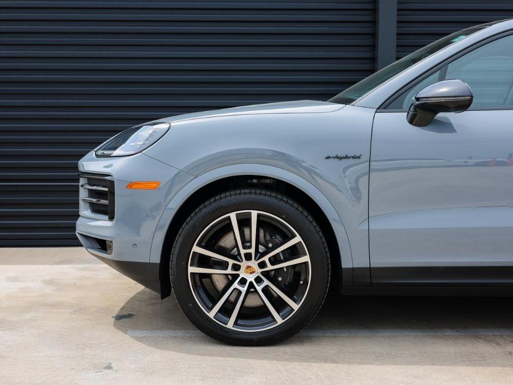 new 2025 Porsche Cayenne car