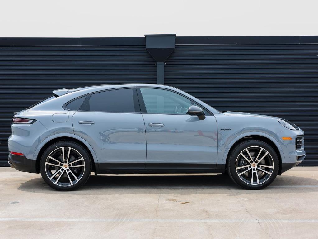 new 2025 Porsche Cayenne car