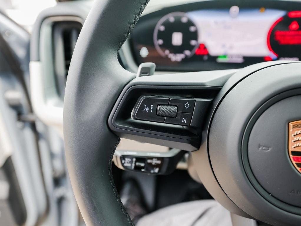 new 2025 Porsche Cayenne car