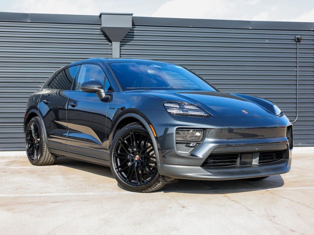 new 2025 Porsche Macan car