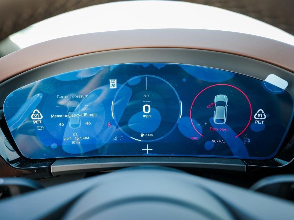 new 2025 Porsche Macan car