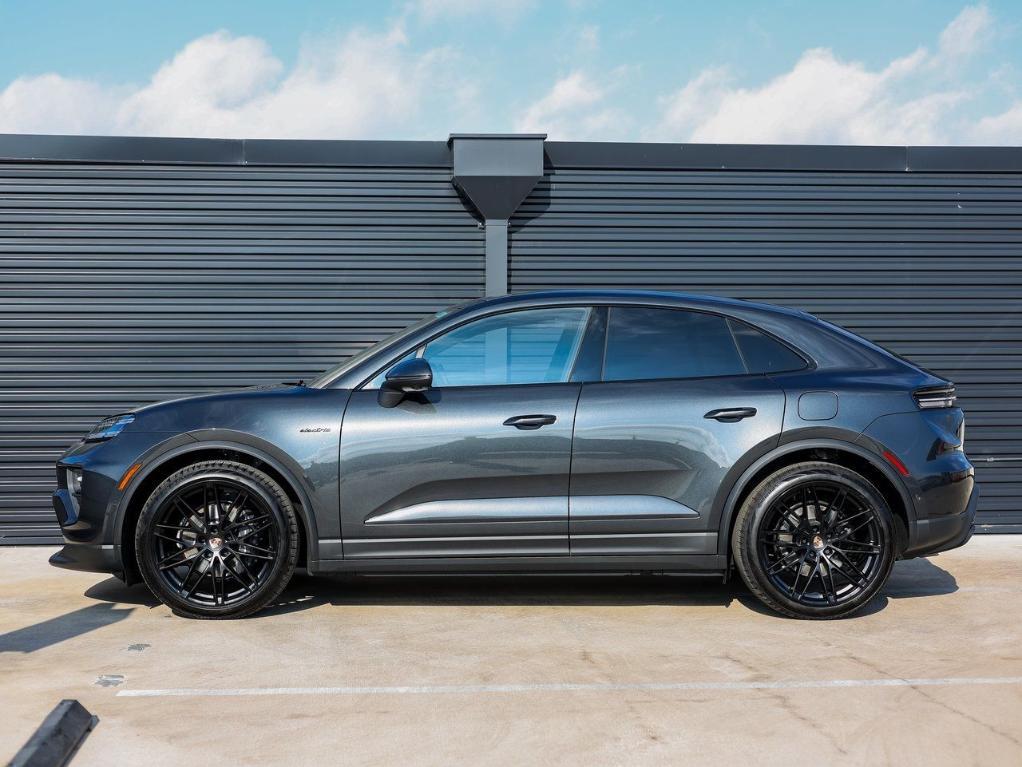 new 2025 Porsche Macan car