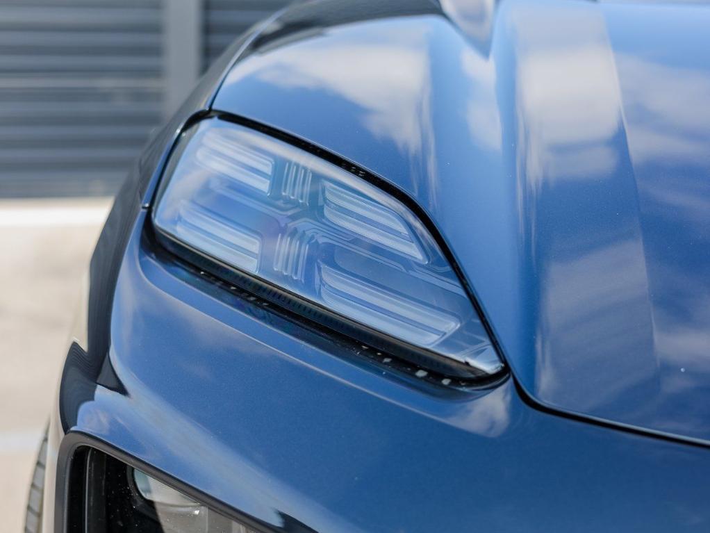 new 2025 Porsche Macan car