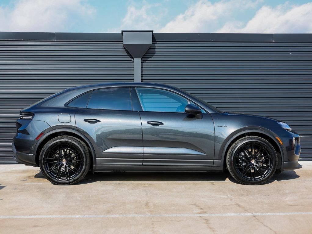 new 2025 Porsche Macan car