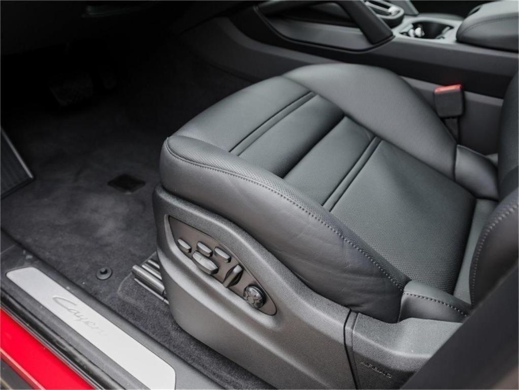new 2025 Porsche Cayenne car