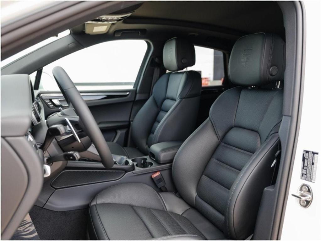 new 2025 Porsche Macan car