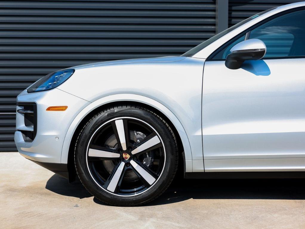 new 2025 Porsche Cayenne car