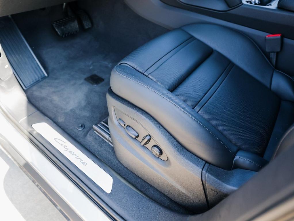 new 2025 Porsche Cayenne car