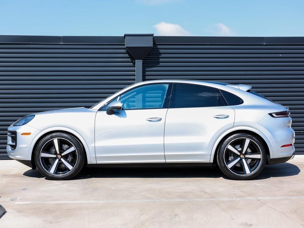 new 2025 Porsche Cayenne car