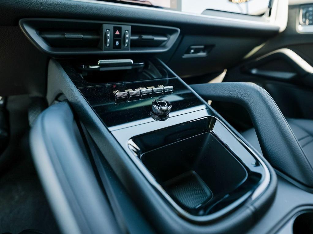 new 2025 Porsche Cayenne car