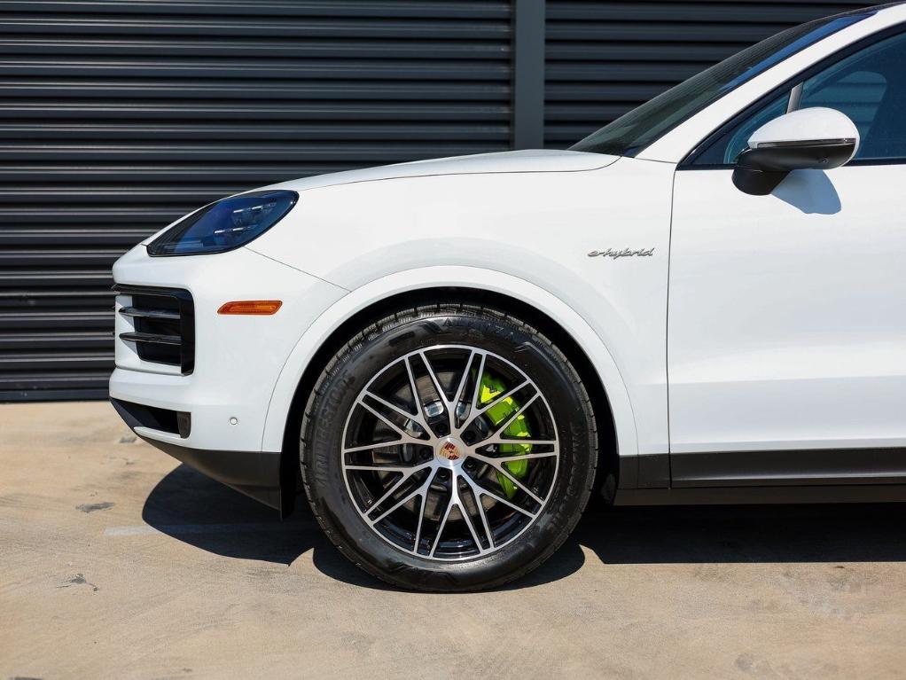 new 2025 Porsche Cayenne car