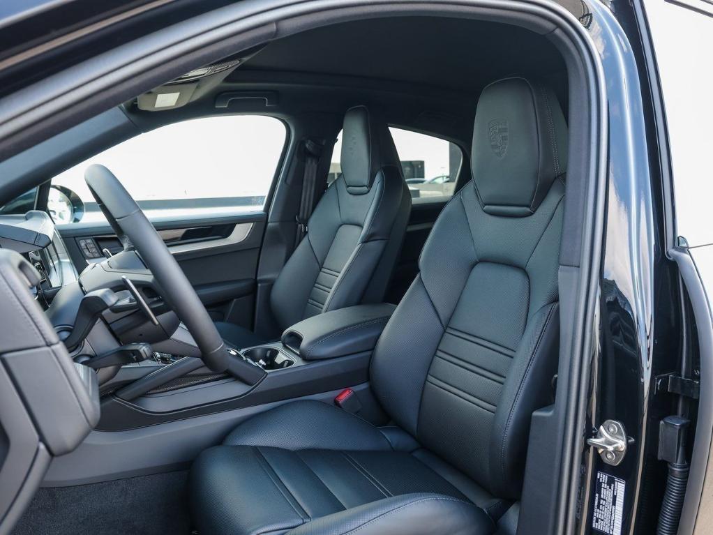 new 2025 Porsche Cayenne car