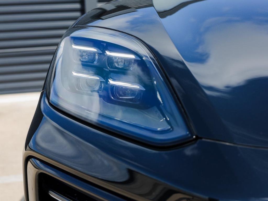 new 2025 Porsche Cayenne car