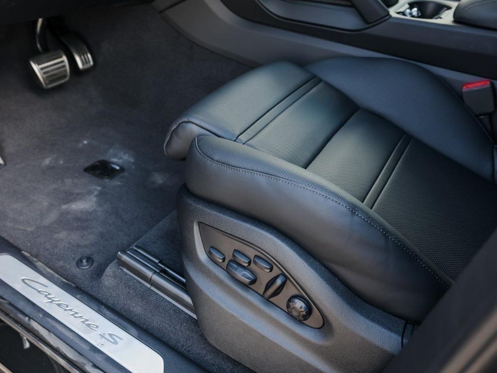 new 2025 Porsche Cayenne car