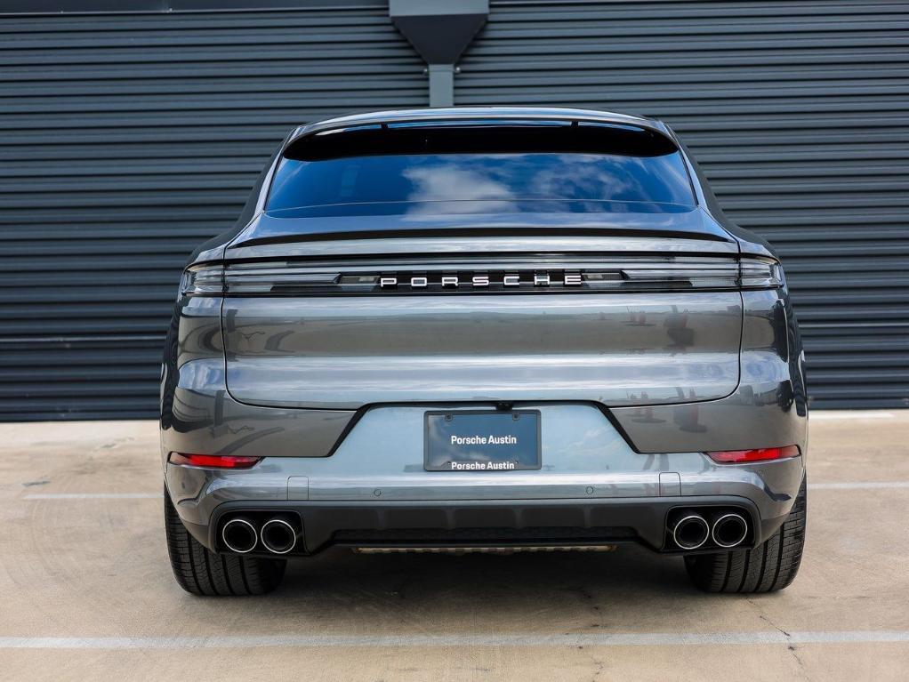 new 2025 Porsche Cayenne car